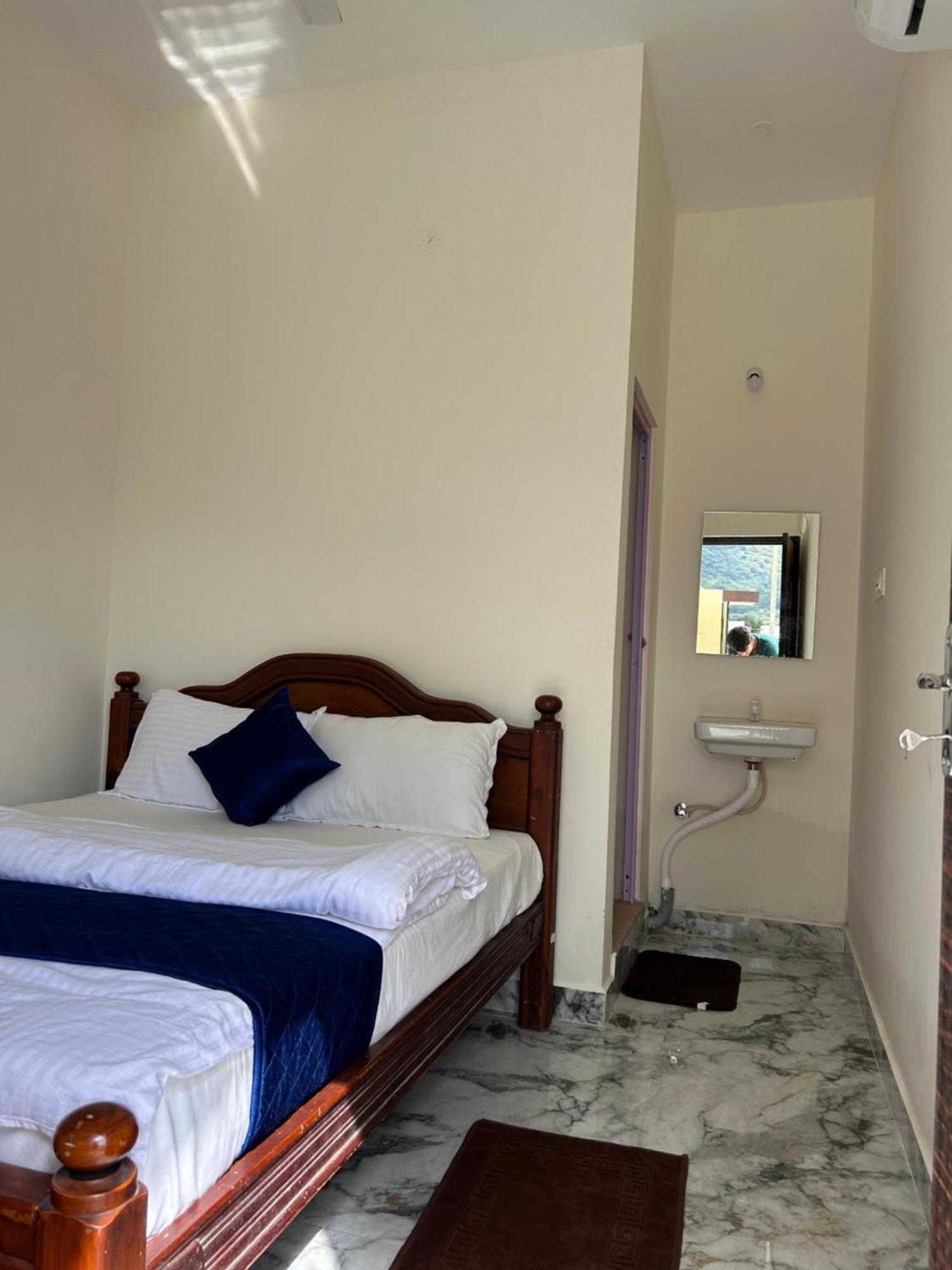 Dss Home Stay Just 500 Meter Girivalam Road Tiruvannāmalai Exterior foto